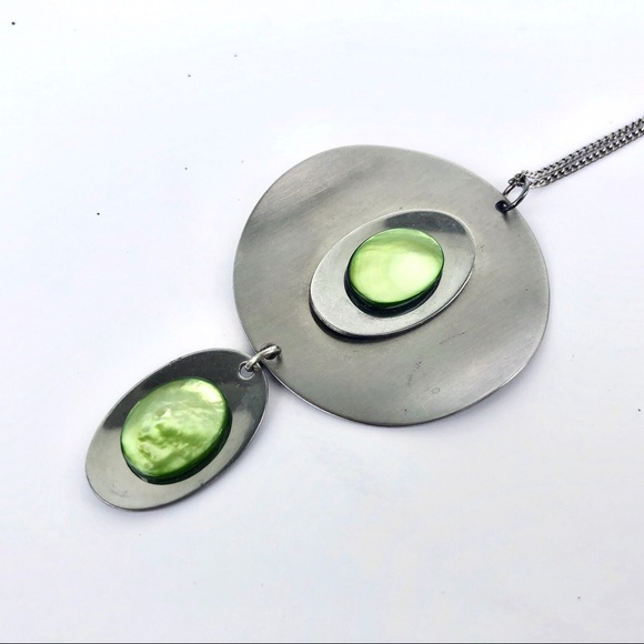 Green Shell & Silver Metal Artsy Necklace - Picture 10 of 10